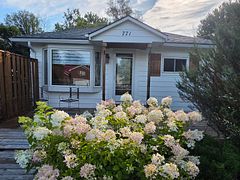 771 Third Avenue, Georgina, ON L0E 1S0