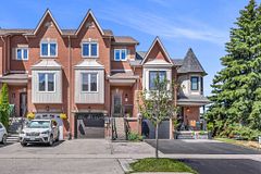8 Prestwick Avenue, Vaughan, ON L6A 2B6