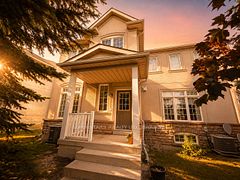 10 Post Oak Drive 18, Richmond Hill, ON L4E 4H8