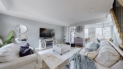 189 Harding Park Street, Newmarket, ON L3Y 0E3