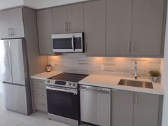 95 Oneida Crescent 1912, Richmond Hill, ON L4B 0H5