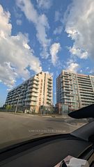 6 David Eyer Road E 906, Richmond Hill, ON L4S 0N5