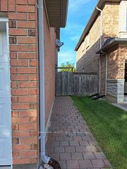 22 Quetico Drive Bsmt, Richmond Hill, ON L4B 3S9
