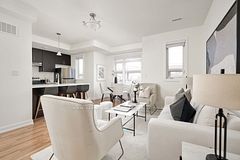 370 Red Maple Road 51, Richmond Hill, ON L4C 6P5