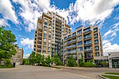 151 Upper Duke Crescent 809, Markham, ON L6G 0E1