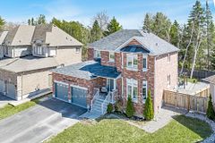 787 Freemont Court, Innisfil, ON L9S 0K4