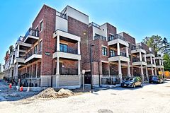 15100 Yonge Street 104, Aurora, ON L4G 4C8