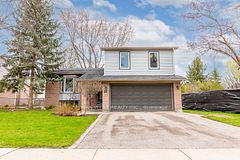 20 Sanderson Crescent, Richmond Hill, ON L4C 5L4