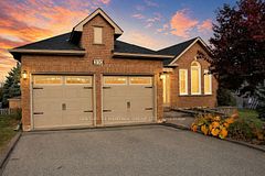 310 Chambers Crescent, Newmarket, ON L3X 1T2