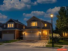 62 Macedonia Court, Newmarket, ON L3X 2W8