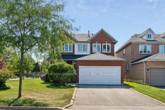 76 Ventura Way, Vaughan, ON L4J 7T4