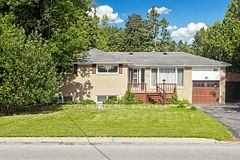 105 Park Avenue, Newmarket, ON L3Y 1T6