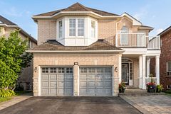 89 Patti McCulloch Way, Newmarket, ON L3X 3G1