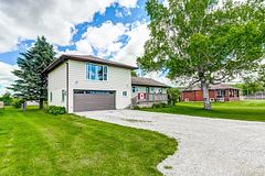 19505 Bathurst Street, East Gwillimbury, ON L3Y 4V9