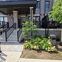 21 Baynes Way 2, Bradford West Gwillimbury, ON L3Z 4M5