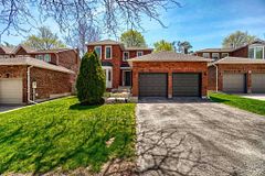 19 Chadburn Crescent, Aurora, ON L4G 4V6