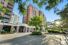 75 King William Crescent PH2, Richmond Hill, ON L4B 0C1