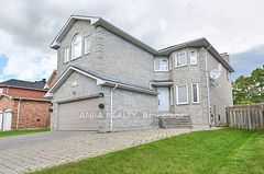 127 Tomlinson Circle, Markham, ON L3R 9K4