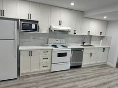 5 Chant Crescent Lower, Markham, ON L3R 1Y7