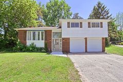 17 Larkdale Crescent, Essa, ON L0M 1B0
