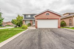78 Crown Crescent, Bradford West Gwillimbury, ON L3Z 2M1