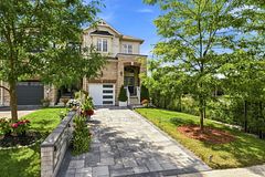 4 Greenwood Drive, Essa, ON L3W 0N5
