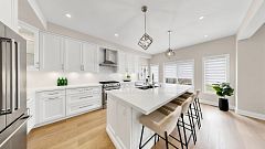 35 Lauderdale Drive, Vaughan, ON L6A 4G8