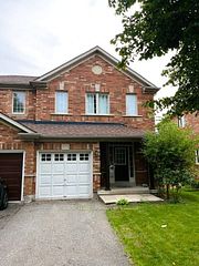 872 Oaktree Crescent, Newmarket, ON L3X 2Y7