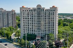9225 Jane Street 605, Vaughan, ON L6A 0J7