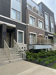 21 Honeycrisp Crescent 32, Vaughan, ON L4K 0N6