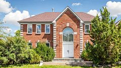 26 Landmark Court, Markham, ON L3R 0Z5