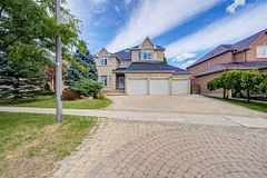 13 Pembrooke Road, Markham, ON L6C 2L2