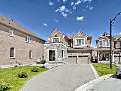 31 Bolsby Court, Aurora, ON L4G 1B7