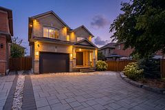 9 Vanguard Road, Vaughan, ON L4K 5G4