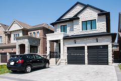22 Deer Pass Road UNIT 2, East Gwillimbury, ON L9N 0L6