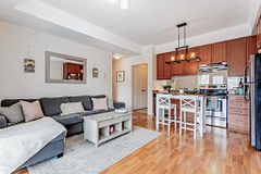 261 John Way W 2, Aurora, ON L4G 0S8
