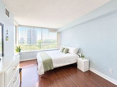 91 Townsgate Drive 506, Vaughan, ON L4J 8E8