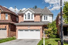 338 Mcbride Crescent, Newmarket, ON L3X 2W3