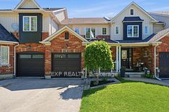 3 Battenberg Court, East Gwillimbury, ON L0G 1M0