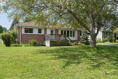 26 Georgina Street, Georgina, ON L0E 1R0