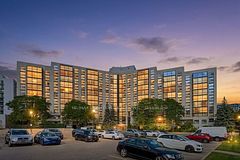 30 Harding Boulevard W 1111, Richmond Hill, ON L4C 9M3
