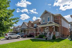 69 Strachan Trail, New Tecumseth, ON L0G 1A0