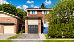 32 Hodgins Avenue, Georgina, ON L4P 3T3