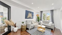 88 Banbrooke Crescent, Newmarket, ON L3X 2W9