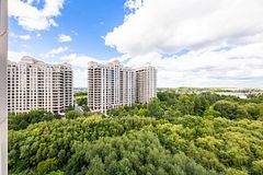 9225 Jane Street 911, Vaughan, ON L6A 0J7