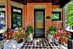 58 Tyler Street, Aurora, ON L4G 2N2