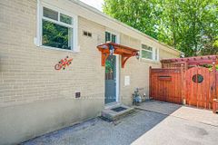 167 Taylor Mills Drive N Basemet, Richmond Hill, ON L4C 2T5