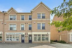 73 Cathedral High Street, Markham, ON L6C 0P1