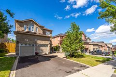 44 Wyman Crescent, Bradford West Gwillimbury, ON L3Z 3J5