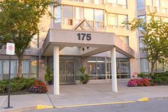 175 Cedar Avenue 215, Richmond Hill, ON L4C 9V3